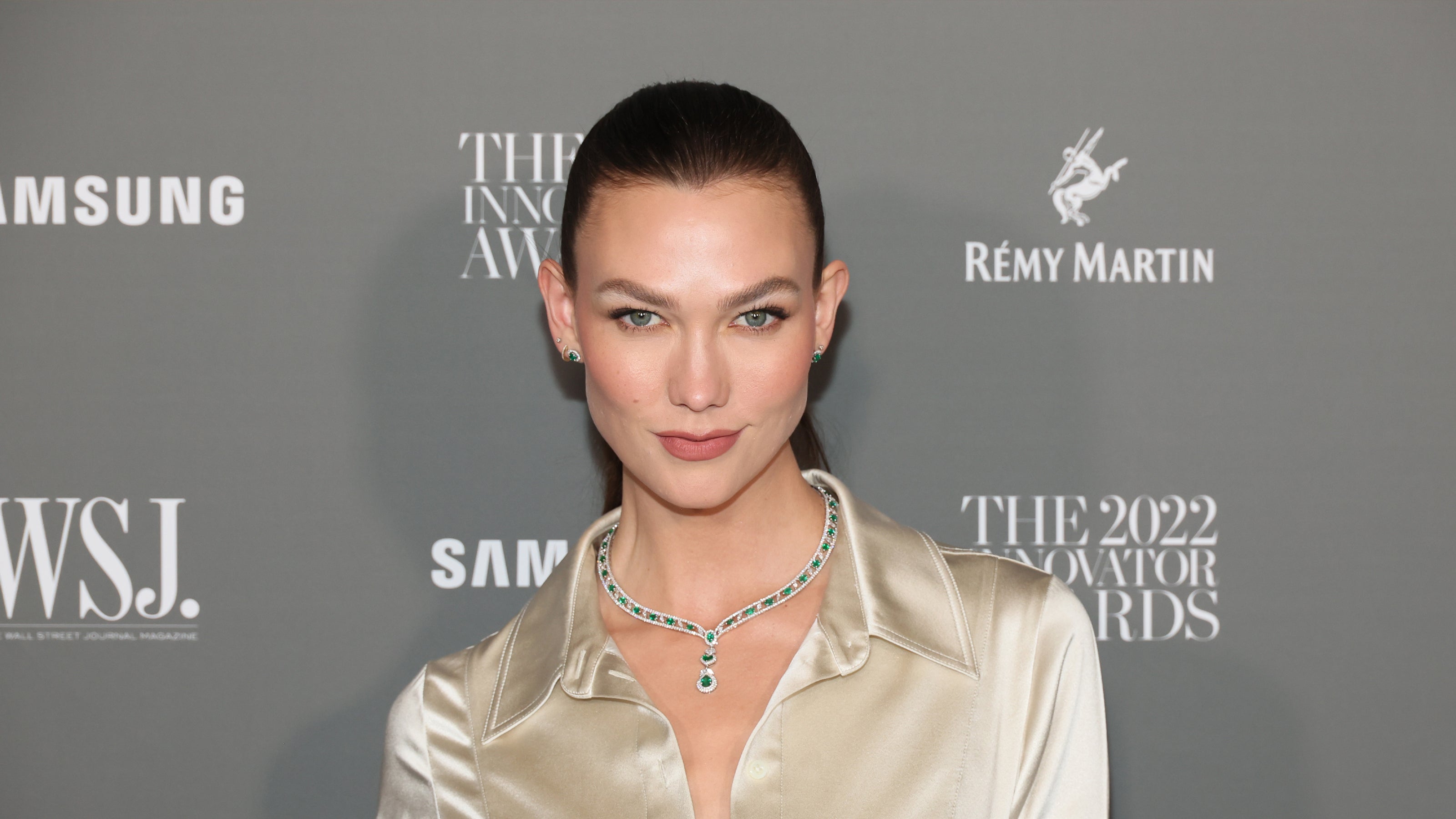 Karlie-Kloss-Emerald-Diamond-Earrings-WSJ-Innovator-Awards-