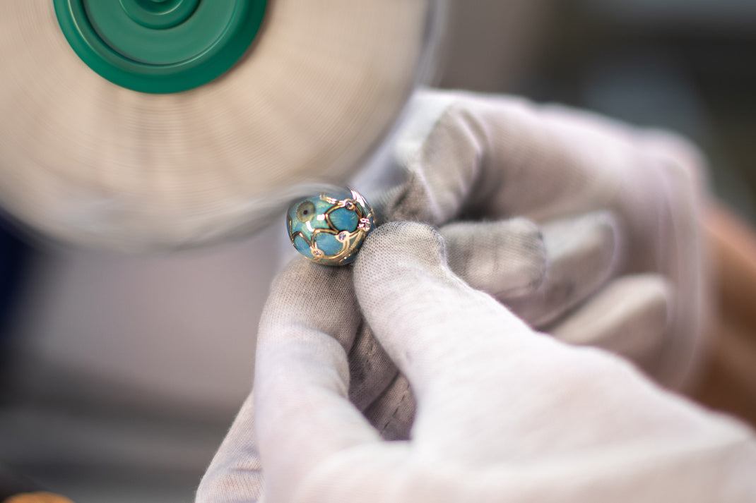 Buffing the locket