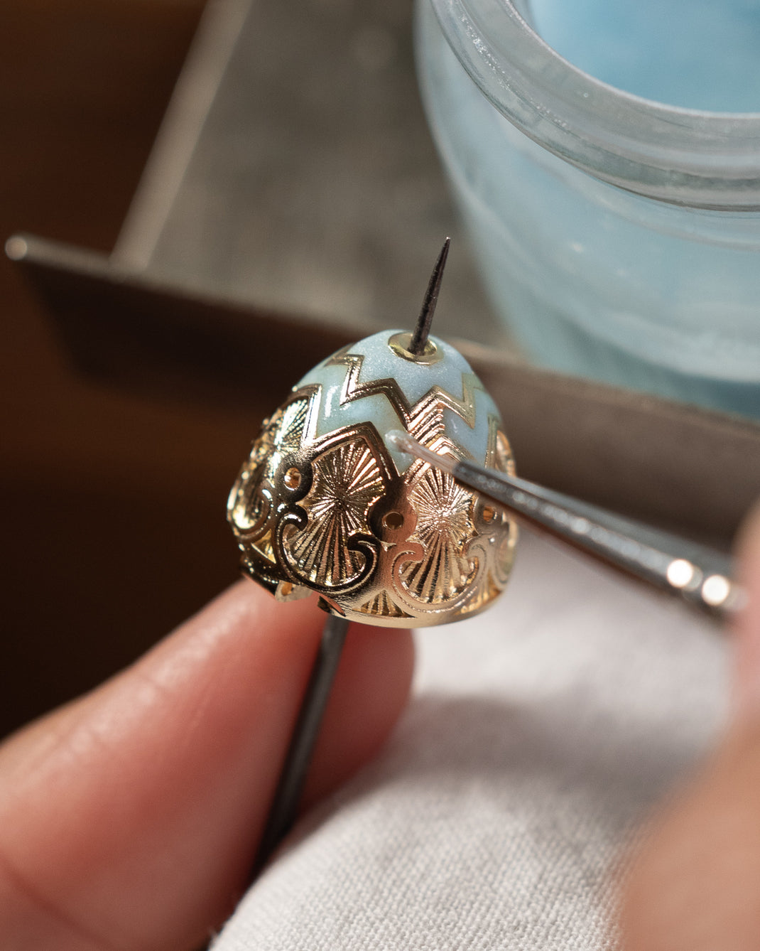 Painting on the enamel
