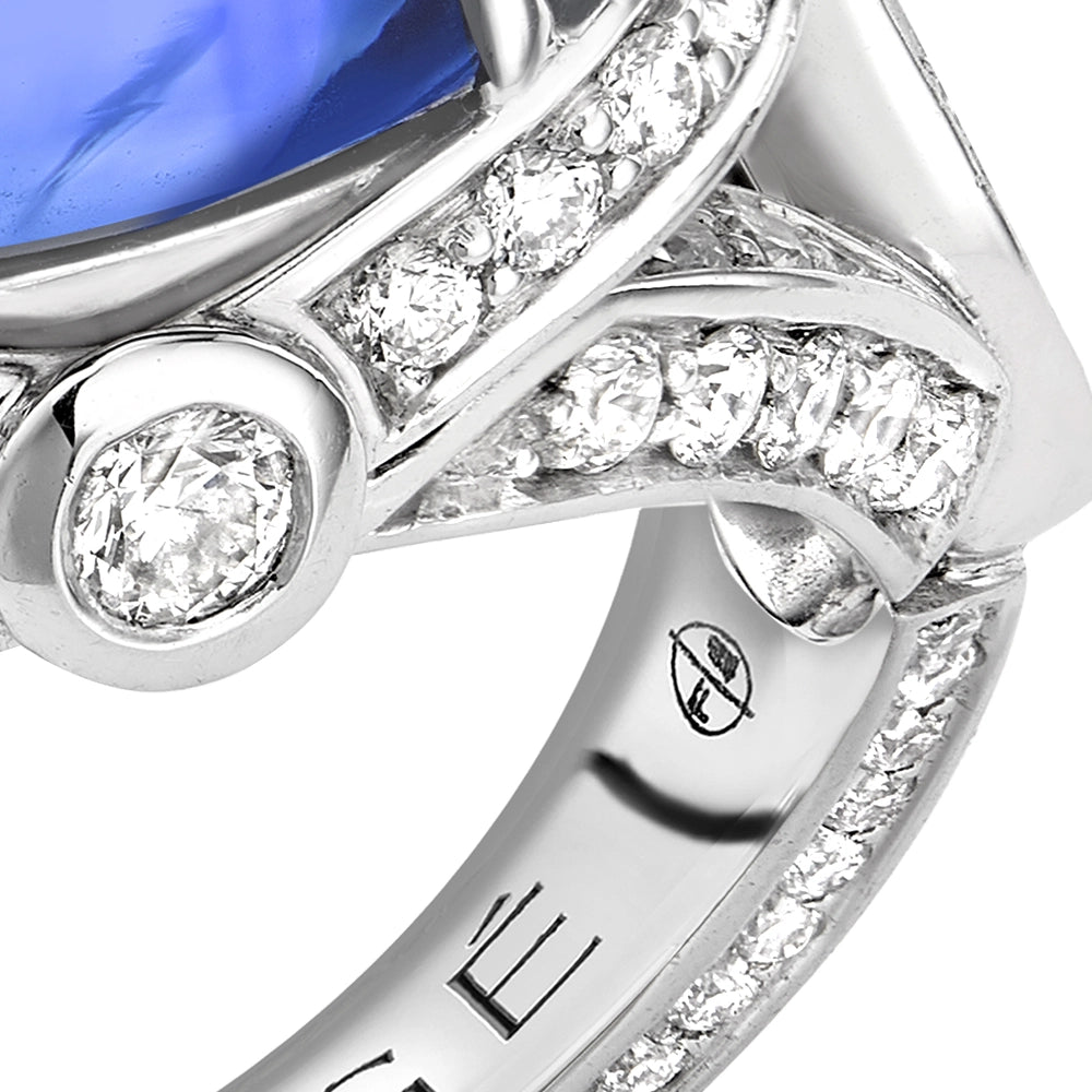 Platinum 11.21ct Sugarloaf Cut Blue Sapphire Ring Set With Diamonds | Fabergé