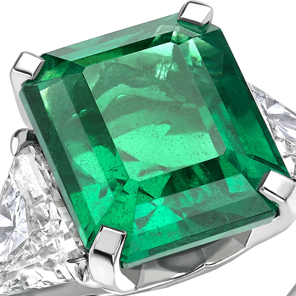 Platinum Octagon Cut Emerald Ring Set With Diamonds | Fabergé