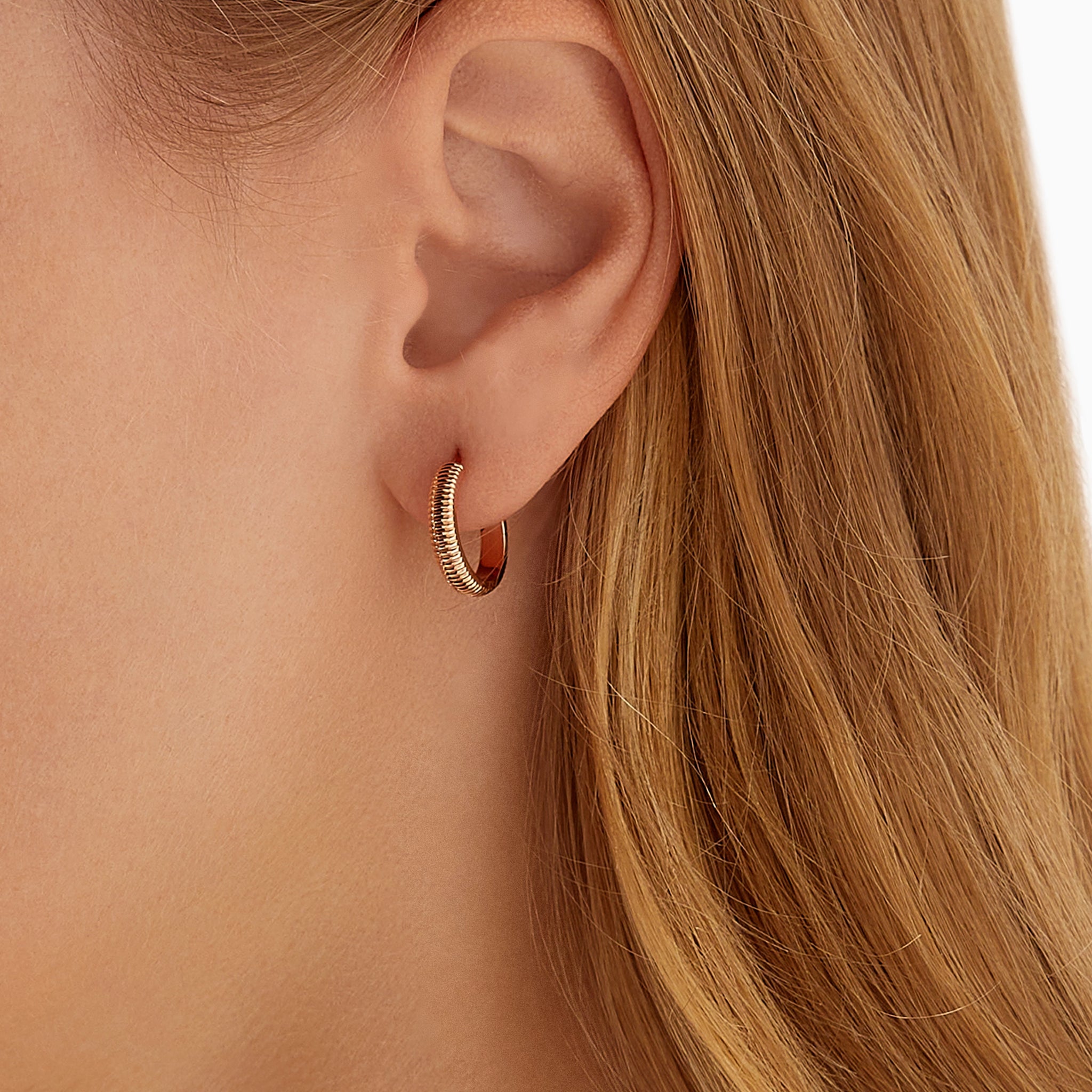 Rose Gold Fluted Hoop Earrings | Fabergé