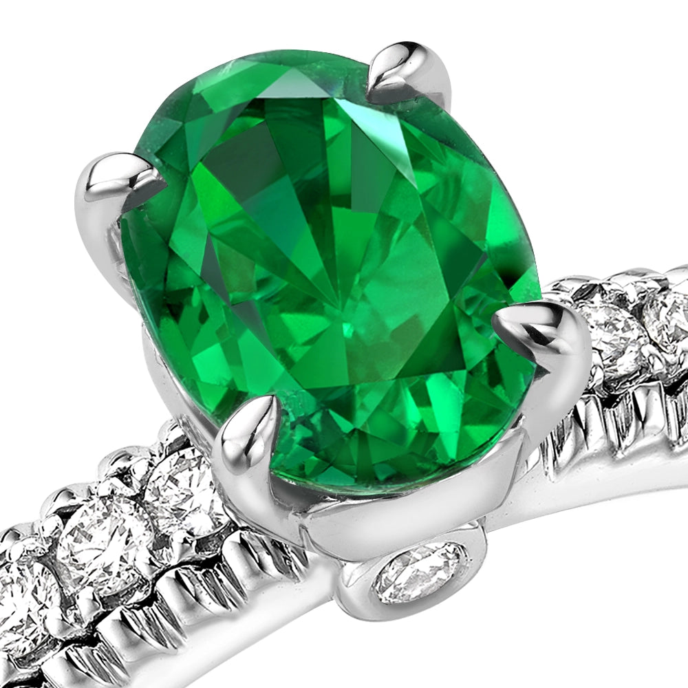 White Gold Emerald Fluted Ring with Diamond Shoulders | Fabergé