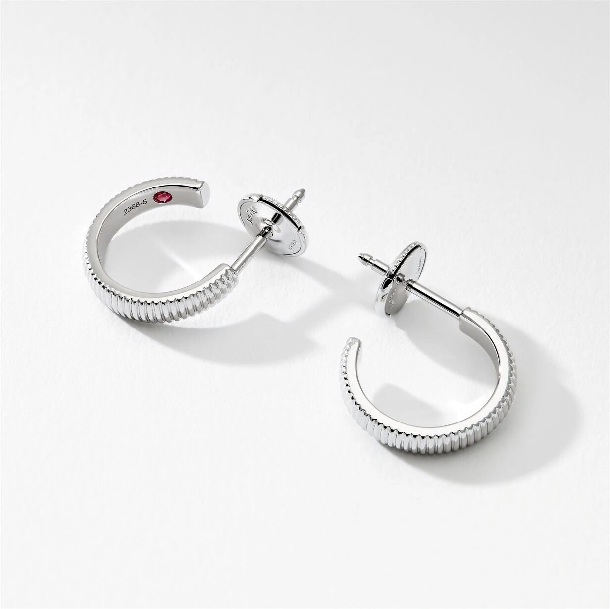 White Gold Fluted Hoop Earrings | Fabergé