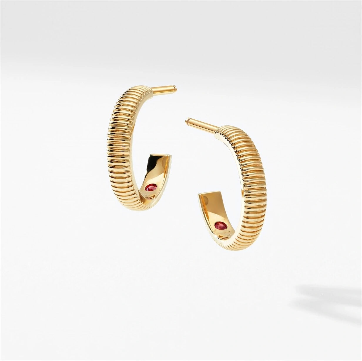 Yellow Gold Fluted Hoop Earrings | Fabergé