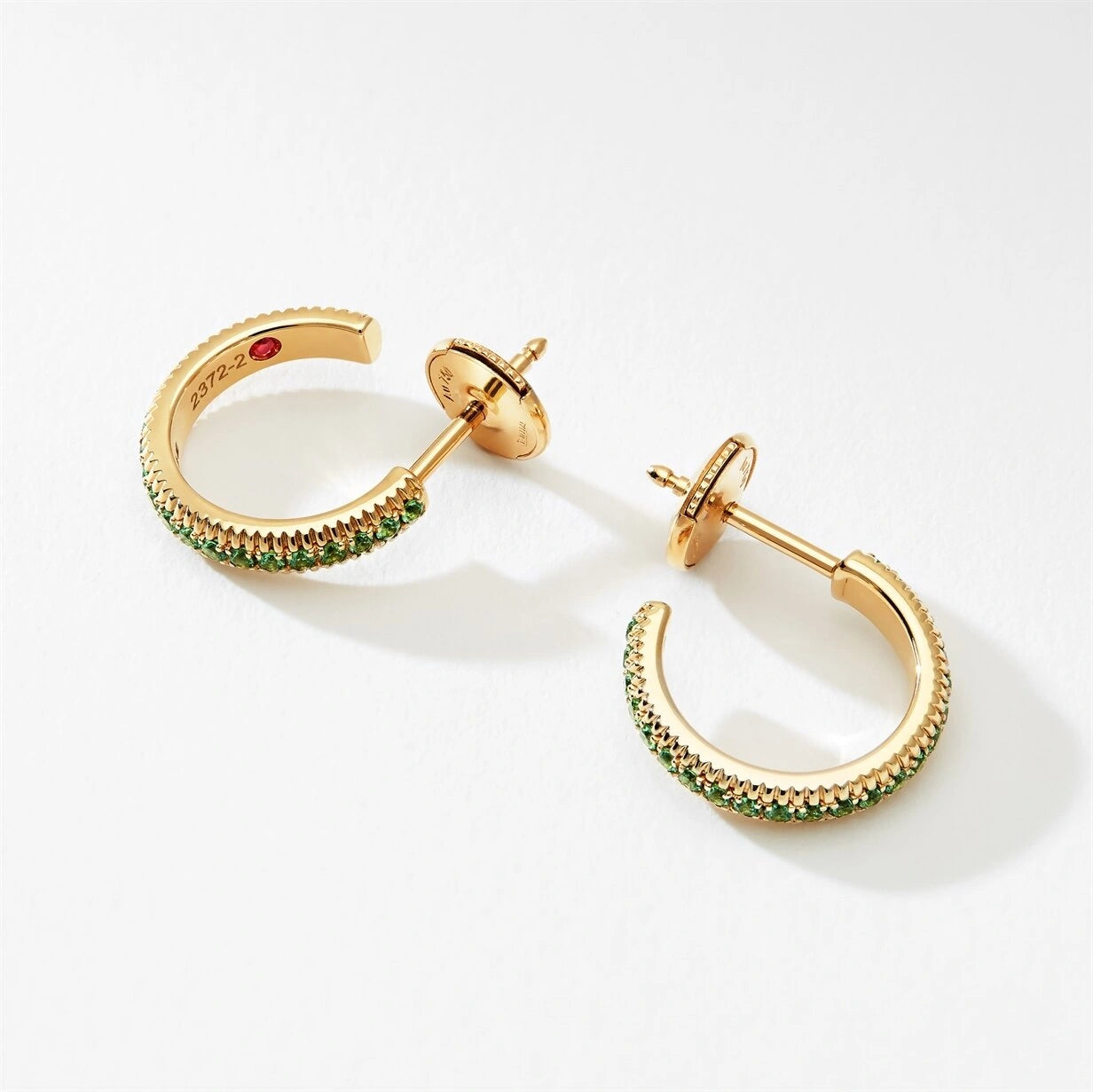Yellow Gold Tsavorite Fluted Hoop Earrings | Fabergé