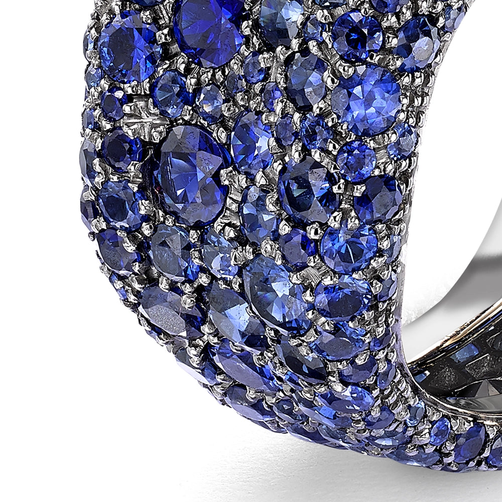 White Gold Blue Sapphire Grand Ring | Fabergé