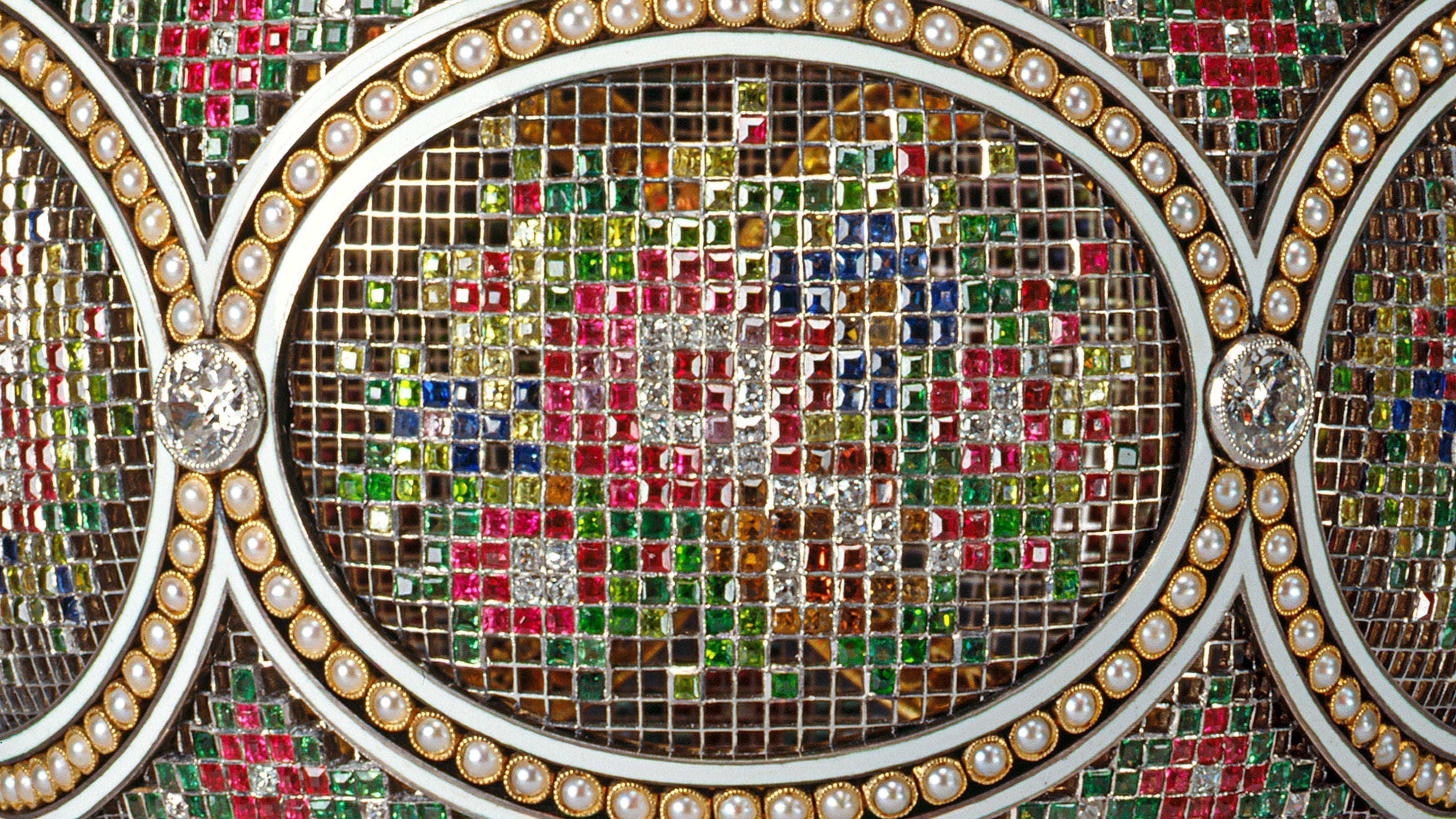 Fabergé And Invisible Setting