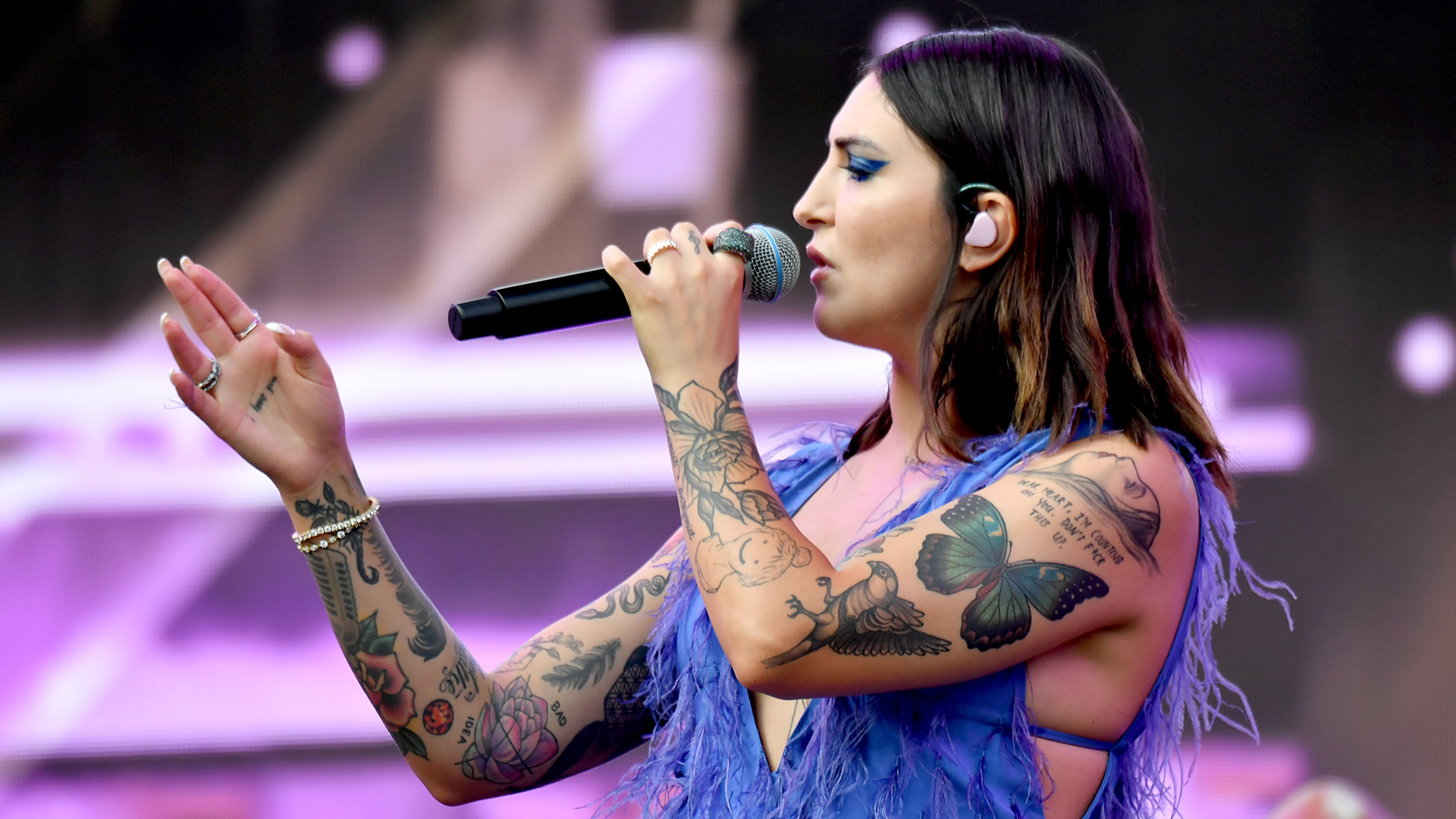 Julia-Michaels-wore-Frédéric-Zaavy-De-Jour-Yellow-Gold-&-Silver-Diamond-Ring-Emotion-Rose-Gold-Black-Rhodium-Diamond-&-Alexandrite-Grande-Ring-and-Sarafan-Pearl-Ring-We-Love-NYC-The-Homecoming-Concert-2021