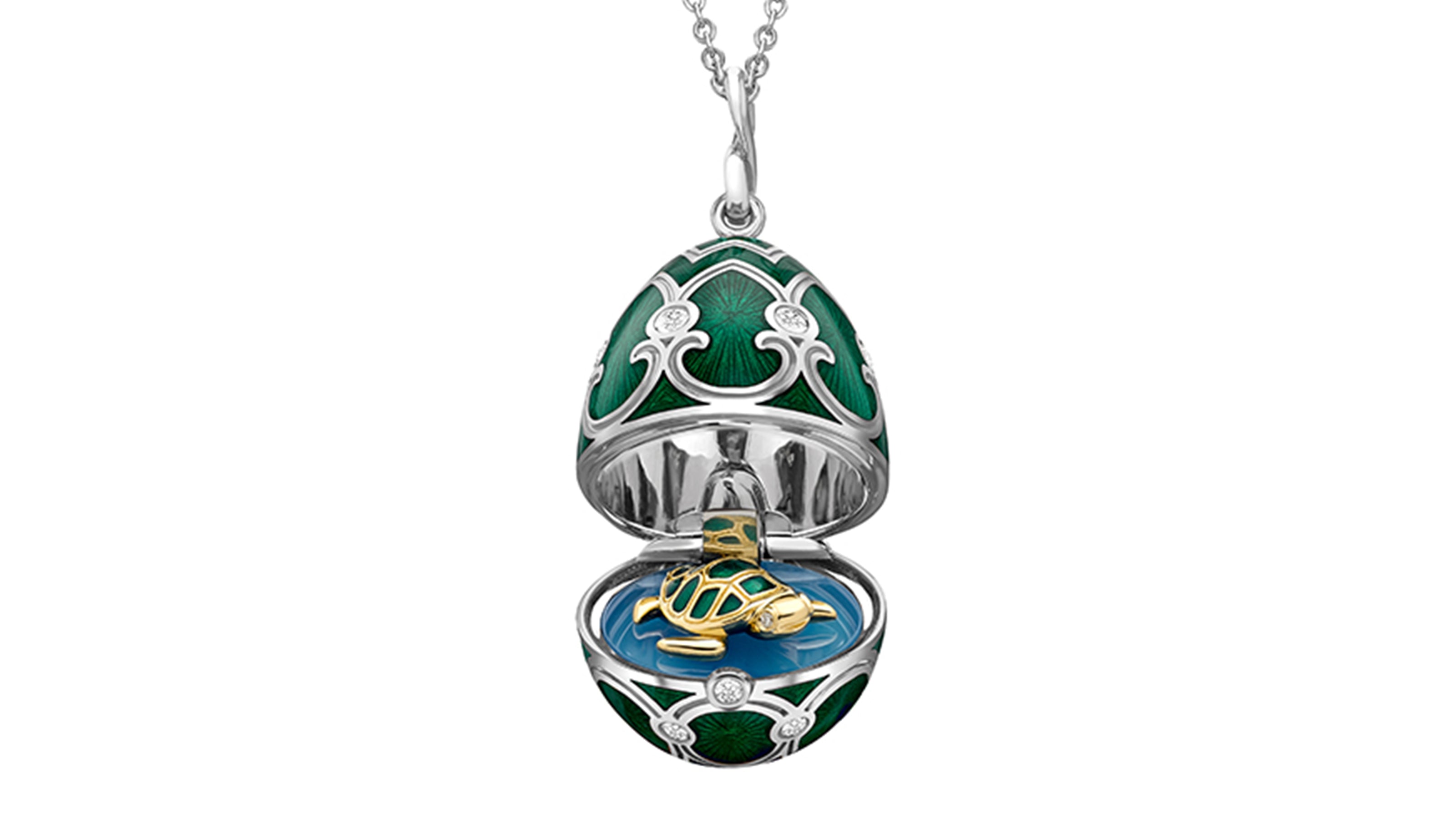 New-locket-Turtle-surprise-Heritage-collection-guilloché-enamelling-and-hand-engraving