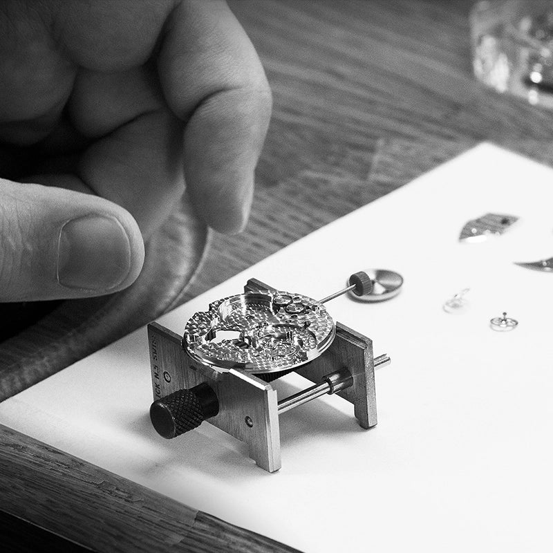 DTZ-Diamond-Watch_FABERGÉ