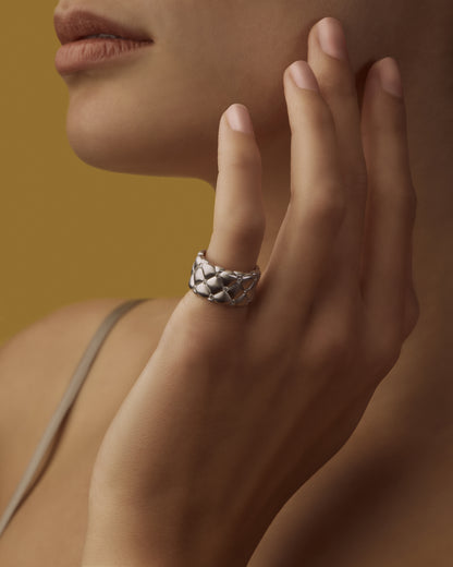 Treillage White Gold Grande Ring